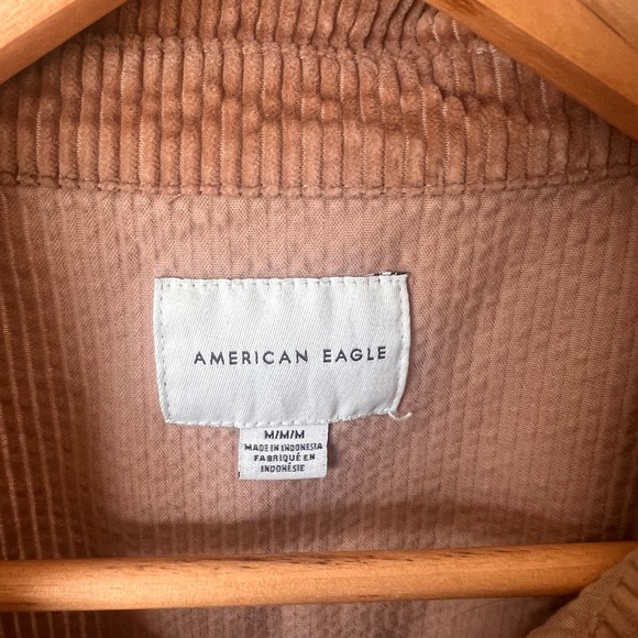 COPY - American Eagle Cropped Button Down - Picture 3 of 3